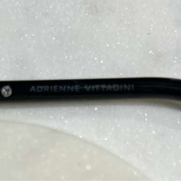 Adrienne Vittadini sunglasses NWT- black frames with leather wrapping on arms - Picture 6 of 8